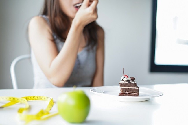 Planning to Have a Cheat Day While Dieting? Here's What You Need to Consider